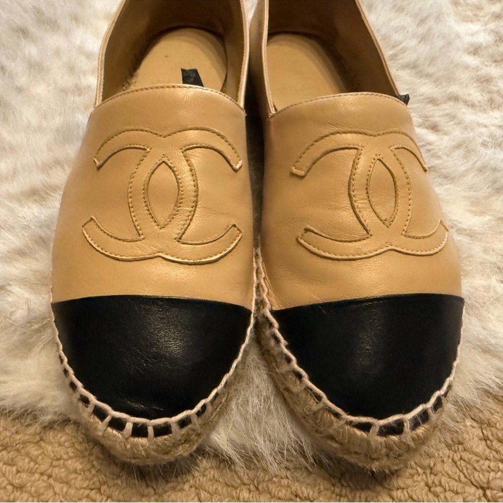 CHANEL ‘CC’ Leather Espadrilles